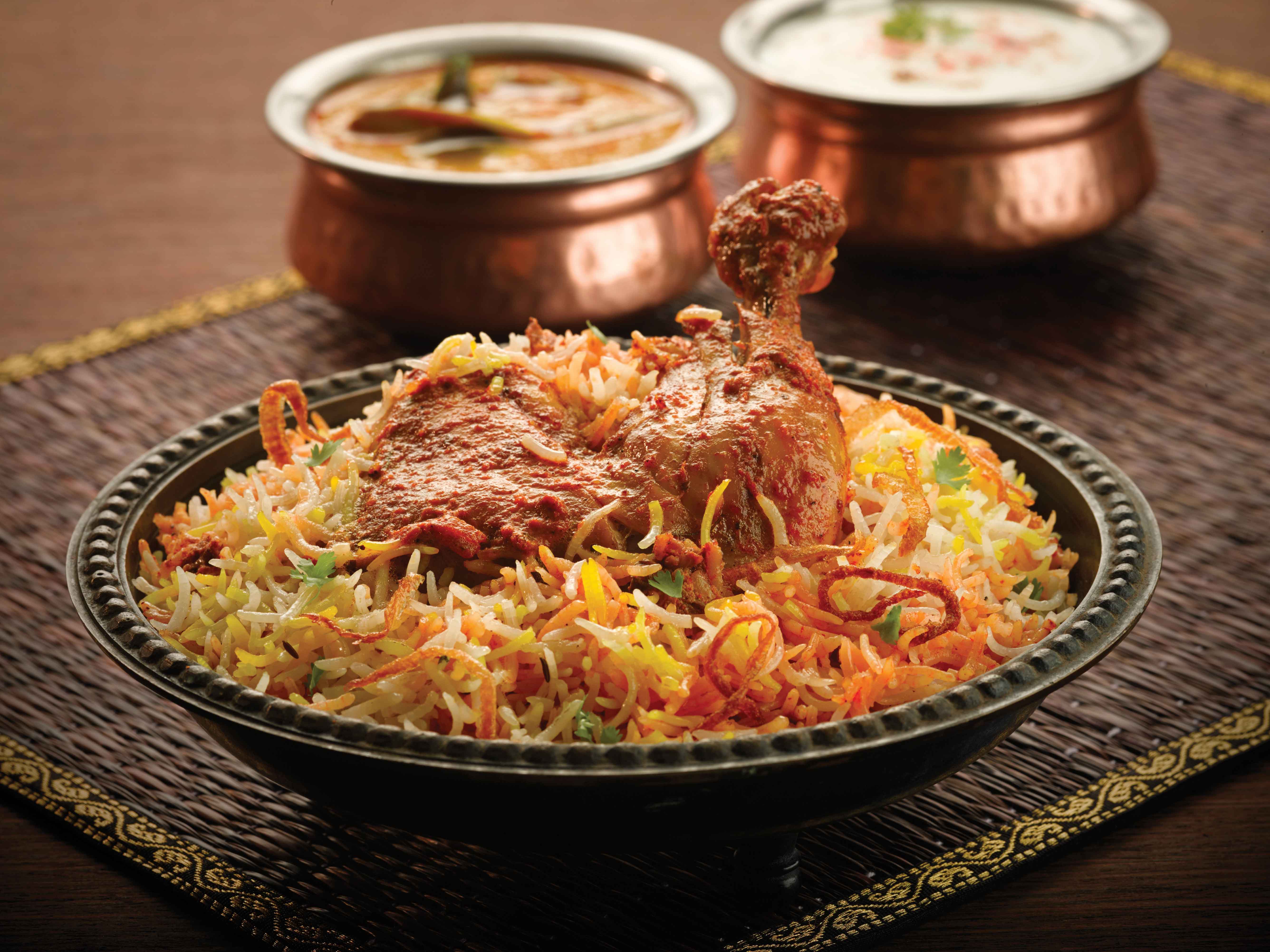 Узбекский ала. Чикен бириани. Бириани масала. Бирьяни Геншин. Hyderabadi Chicken Biryani.